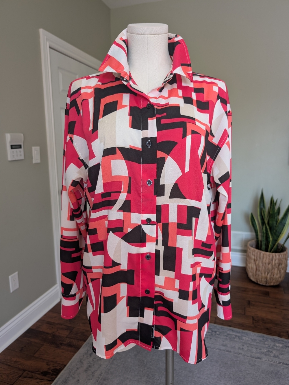 Karl Lagerfeld Women's Blouse Abstract Print Button Up Size M